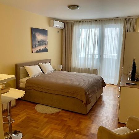 Trident Apartments 2 Ni Eksteriør billede