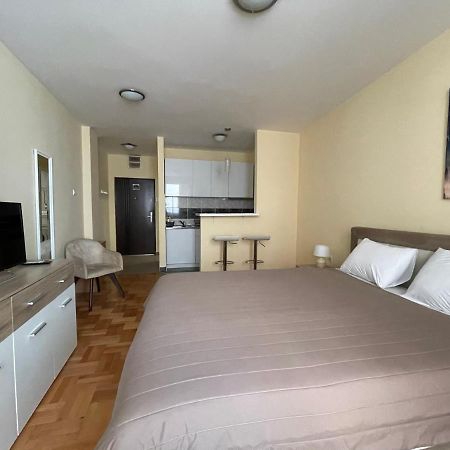 Trident Apartments 2 Ni Eksteriør billede